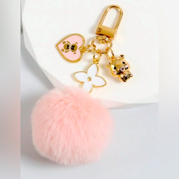 Accessories - Nwt Pink Heart 💗 Pom Keychain